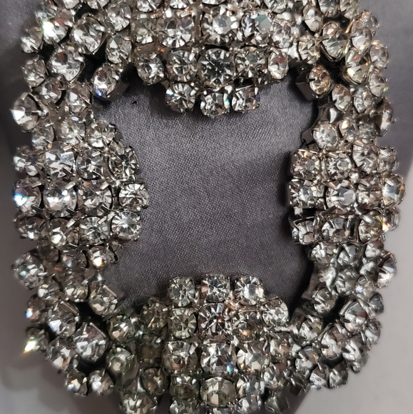 Manolo Blahnik Hangisi Grey Satin - Picture 11 of 13